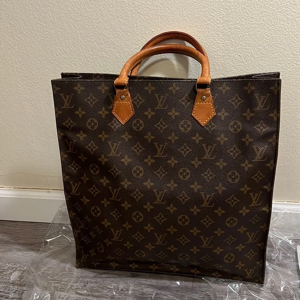 SOLD-SOLD —LV Sac Plat large - Picture 1 of 9